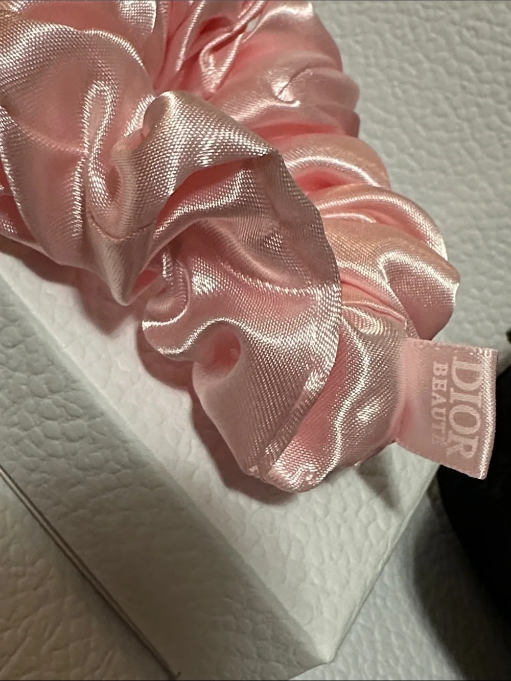 Dior Beauty Mesh Pouch with Light Pink Satin Scrunchie & Pink Star Clip 🌸🖤🤩